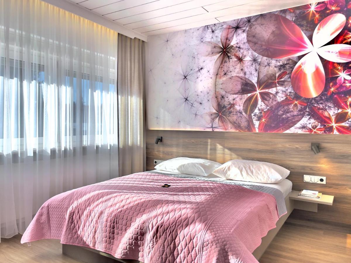 Art-Hotel Braun Кирххаймболанден Екстериор снимка
