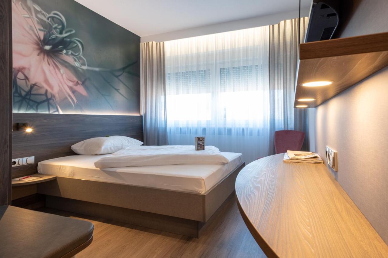Art-Hotel Braun Кирххаймболанден Екстериор снимка